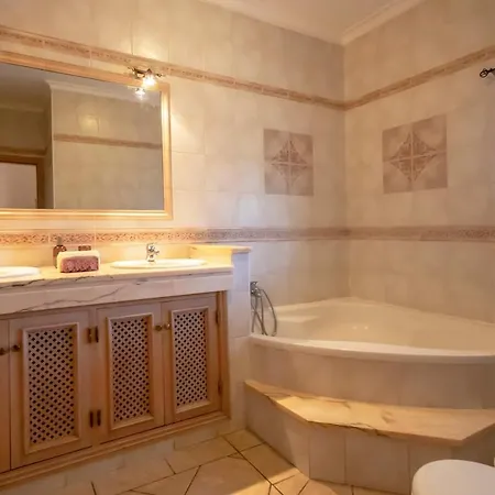 וילה Al Meida Exclusive For Groups & Retreats