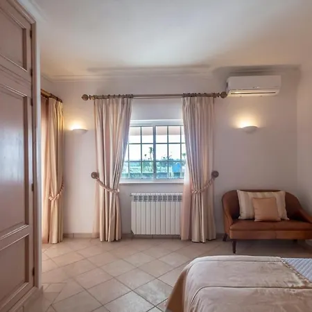 וילה Al Meida Exclusive For Groups & Retreats אלבופיירה