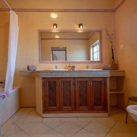 וילה Al Meida Exclusive For Groups & Retreats *