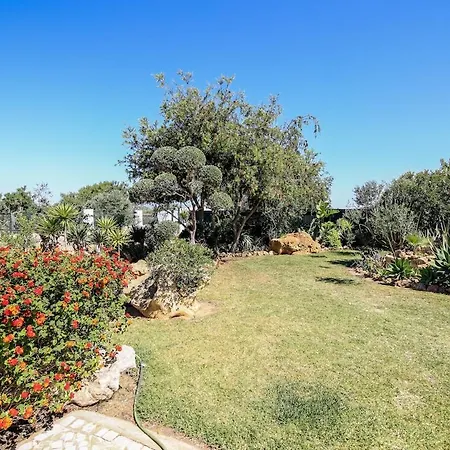 Al Meida Exclusive For Groups & Retreats אלבופיירה